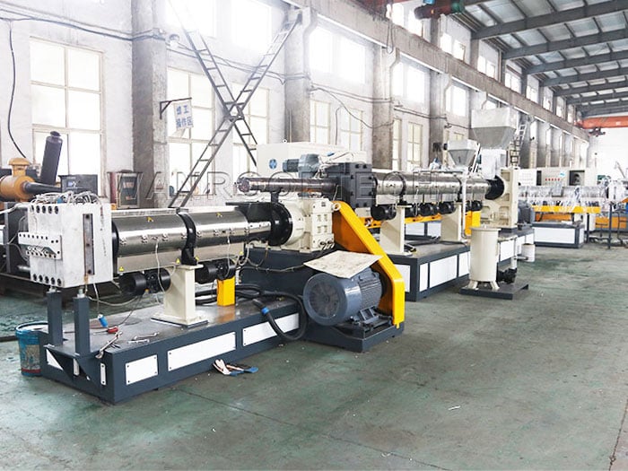 Plastic extrusion granulator machine has four characteristics and maintenance points