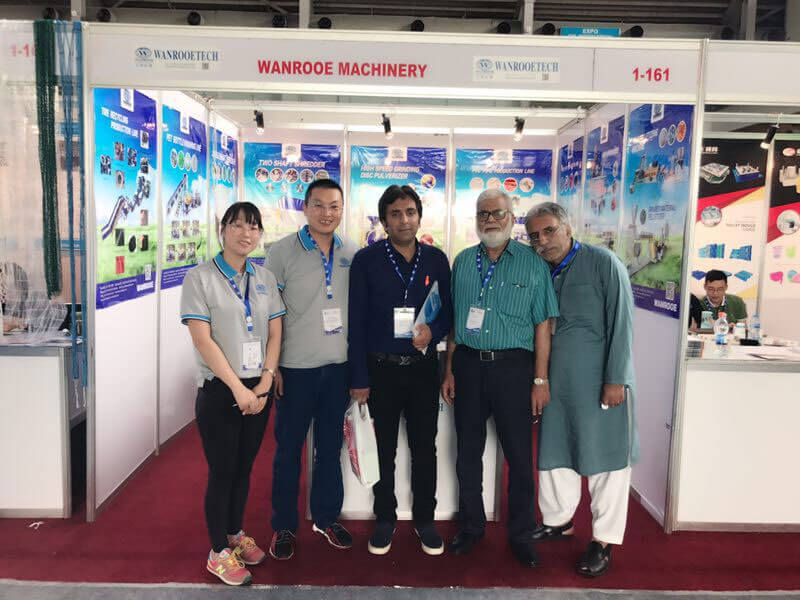 THE INTERNATIONAL PLASTICS &PACKAGING INDUSTRY EXHIBITION  LA EXPOSICIÓN INTERNACIONAL DE PLÁSTICOS Y INDUSTRIA DEL ENVASADO