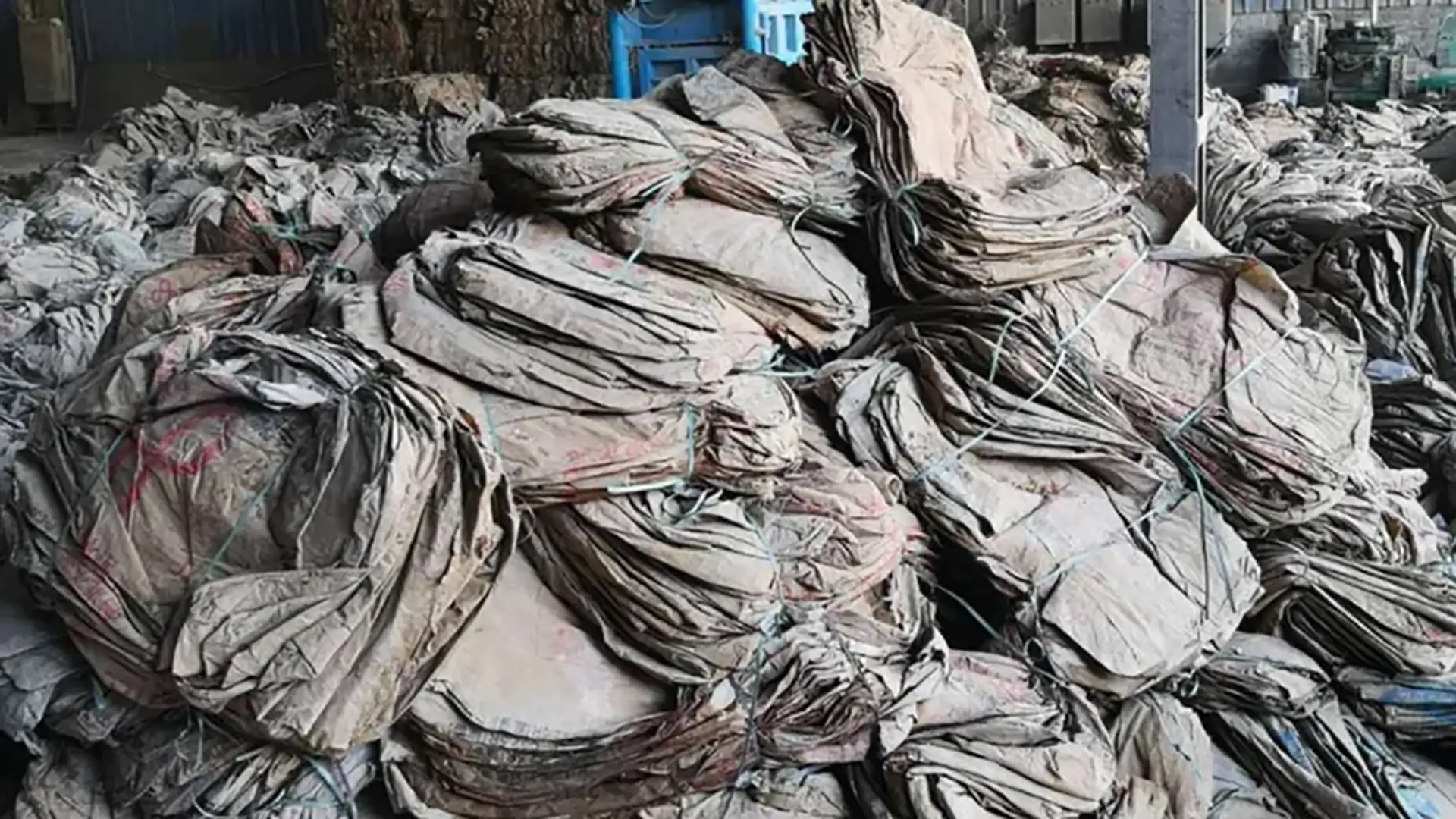 /wp-content/uploads/wanrooetech-recycling-solution-waste-cement-bags-recycling-machine-recycling.webp